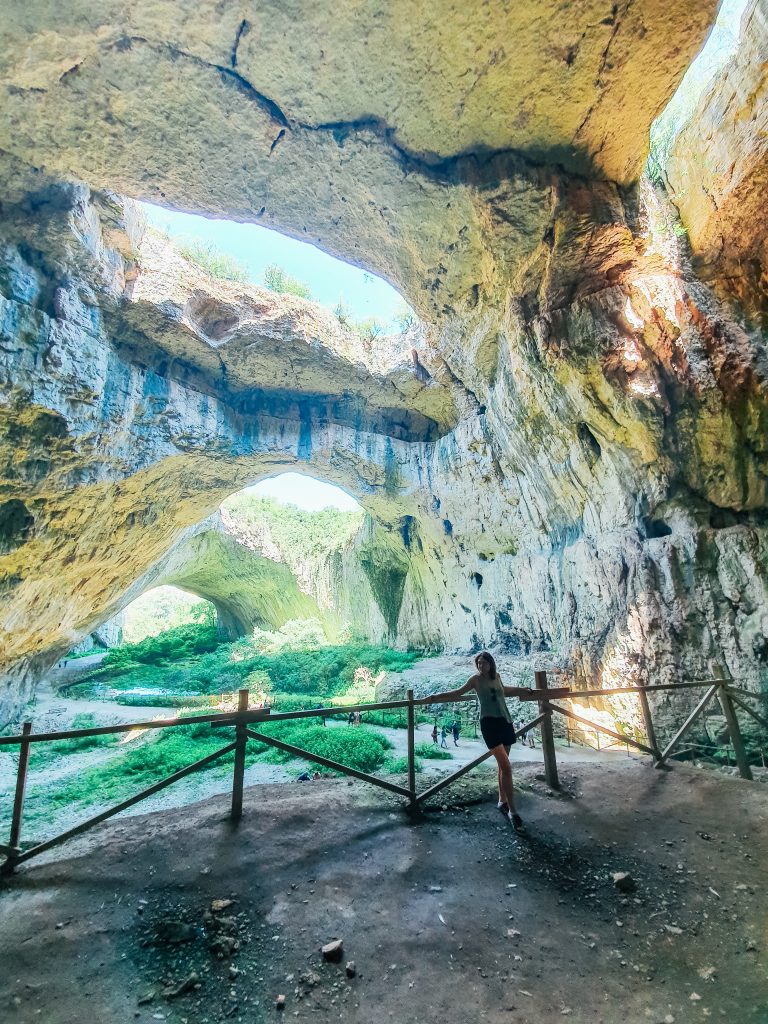 Деветашката пещера